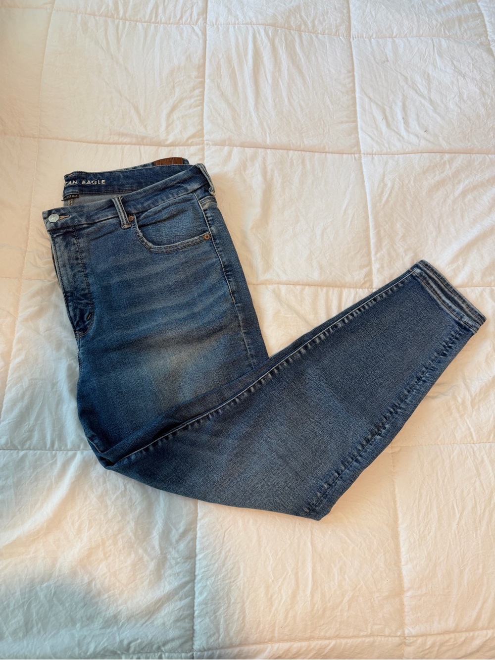 American Eagle Women’s The L(U)XE Skinny Jean - Blue Wash